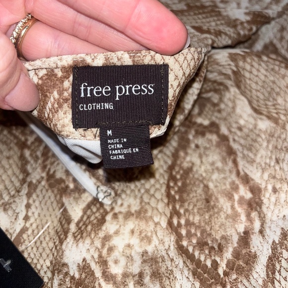 free press snake skin tan/brown maxi skirt - Picture 2 of 4